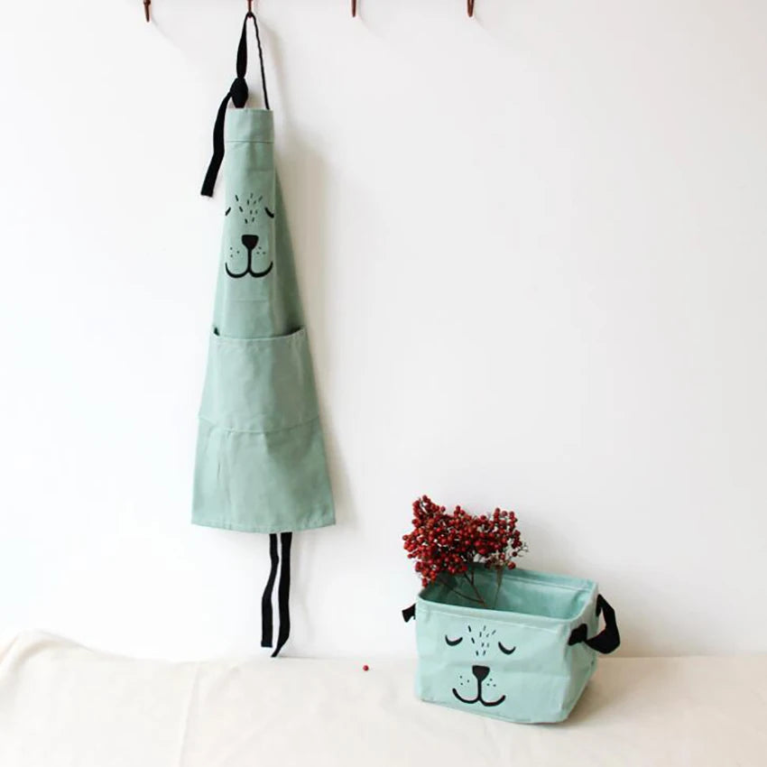 Durable Cotton-Polyester Blend Bib Apron for Cleaning