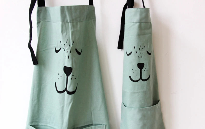 Durable Cotton-Polyester Blend Bib Apron for Cleaning